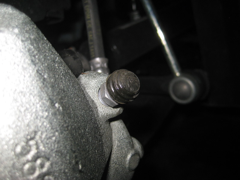 VW-Beetle-Front-Disc-Brake-Pads-Replacement-Guide-043