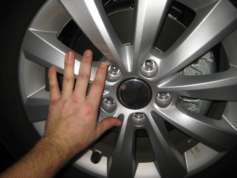 VW-Beetle-Front-Disc-Brake-Pads-Replacement-Guide-047