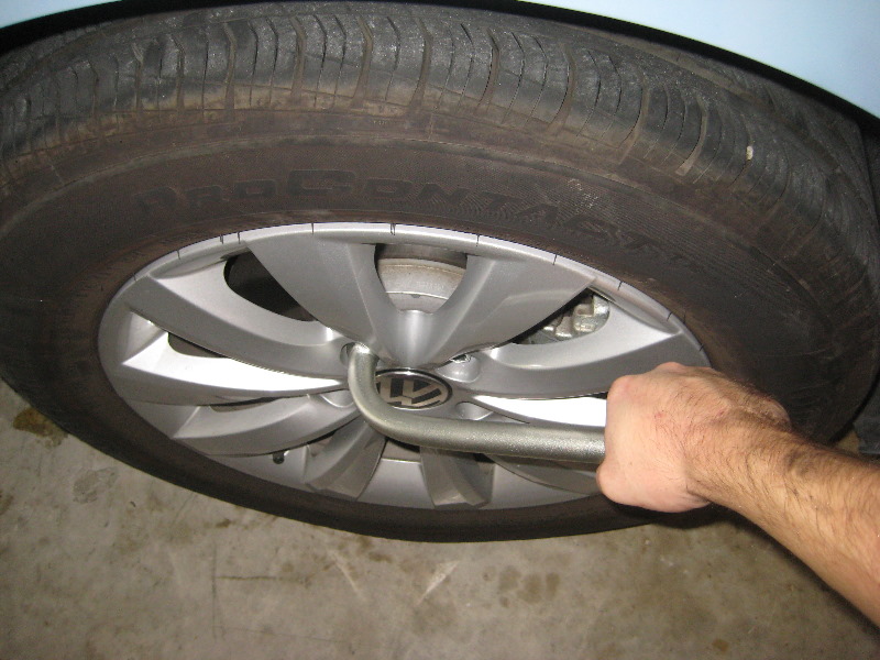 VW-Beetle-Front-Disc-Brake-Pads-Replacement-Guide-052