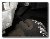 VW-Beetle-Front-Disc-Brake-Pads-Replacement-Guide-018