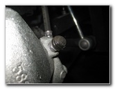 VW-Beetle-Front-Disc-Brake-Pads-Replacement-Guide-043