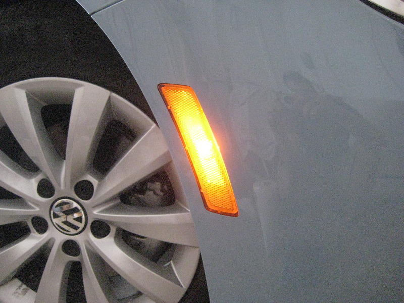VW-Beetle-Front-Side-Marker-Light-Bulb-Replacement-Guide-018