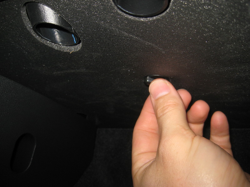 VW-Beetle-Cabin-Air-Filter-Replacement-Guide-006