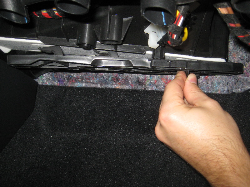 VW-Beetle-Cabin-Air-Filter-Replacement-Guide-012