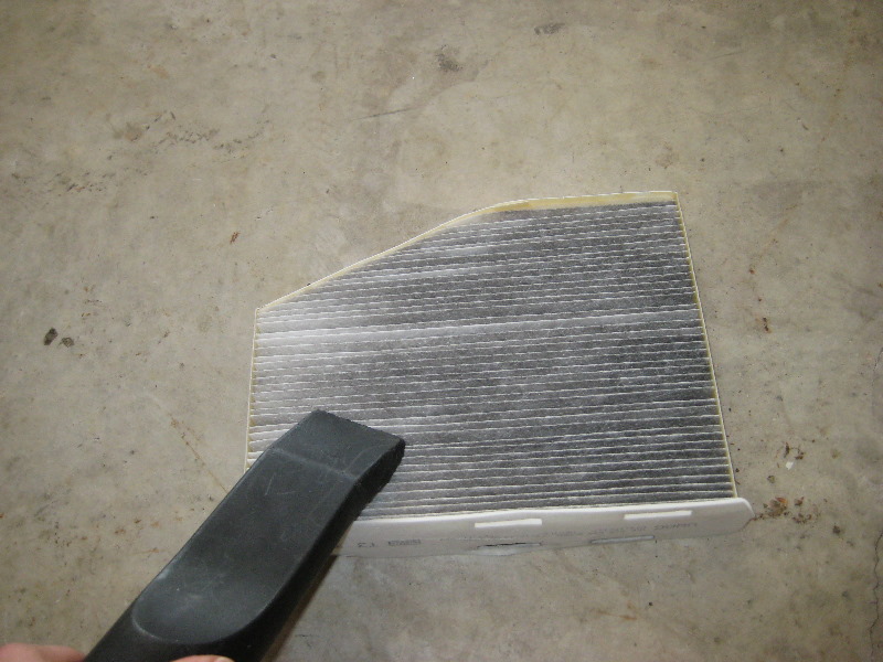 VW-Beetle-Cabin-Air-Filter-Replacement-Guide-017