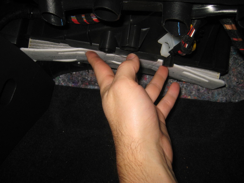 VW-Beetle-Cabin-Air-Filter-Replacement-Guide-020