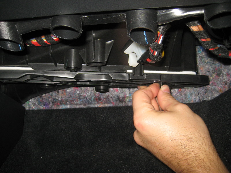 VW-Beetle-Cabin-Air-Filter-Replacement-Guide-022