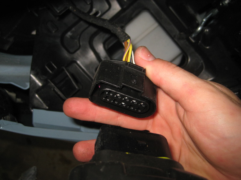 VW-Beetle-Headlight-Bulbs-Replacement-Guide-009