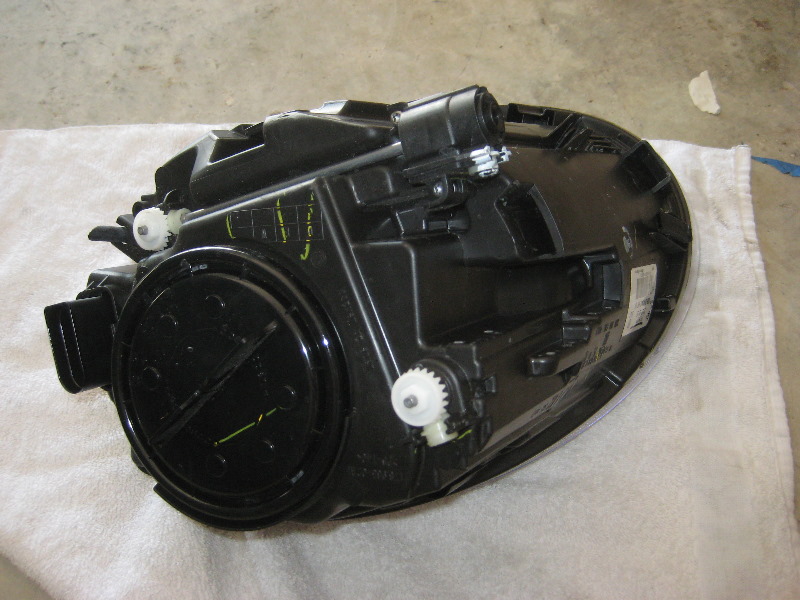 VW-Beetle-Headlight-Bulbs-Replacement-Guide-010