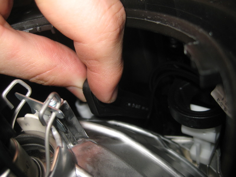 VW-Beetle-Headlight-Bulbs-Replacement-Guide-026