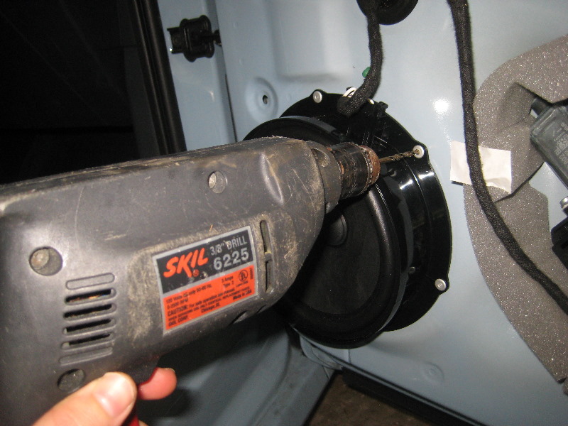 VW-Beetle-Interior-Door-Panel-Removal-Guide-027