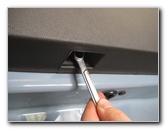 VW-Beetle-Interior-Door-Panel-Removal-Guide-008