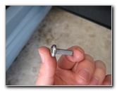 VW-Beetle-Interior-Door-Panel-Removal-Guide-013