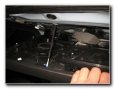 VW-Beetle-Interior-Door-Panel-Removal-Guide-018