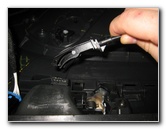 VW-Beetle-Interior-Door-Panel-Removal-Guide-021