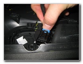 VW-Beetle-Interior-Door-Panel-Removal-Guide-022