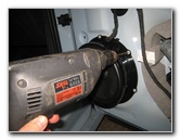 VW-Beetle-Interior-Door-Panel-Removal-Guide-027