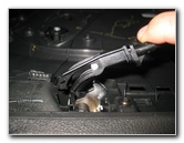 VW-Beetle-Interior-Door-Panel-Removal-Guide-031