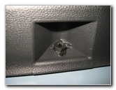 VW-Beetle-Interior-Door-Panel-Removal-Guide-037