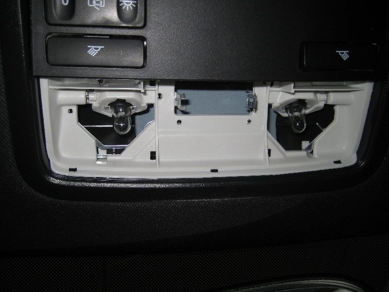 VW-Beetle-Overhead-Map-Light-Bulbs-Replacement-Guide-008