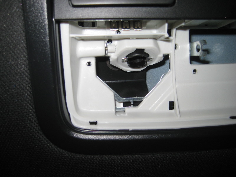 VW-Beetle-Overhead-Map-Light-Bulbs-Replacement-Guide-012