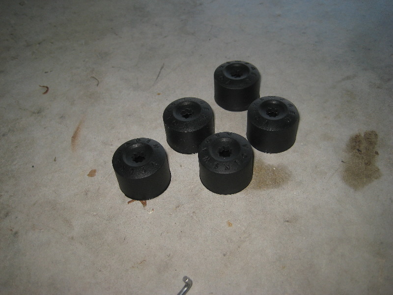 VW-Beetle-Rear-Disc-Brake-Pads-Replacement-Guide-004