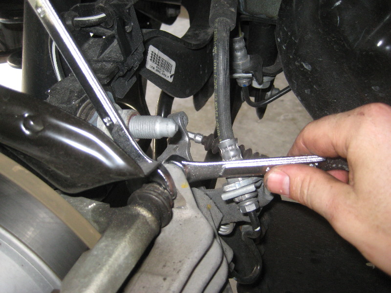 VW-Beetle-Rear-Disc-Brake-Pads-Replacement-Guide-011