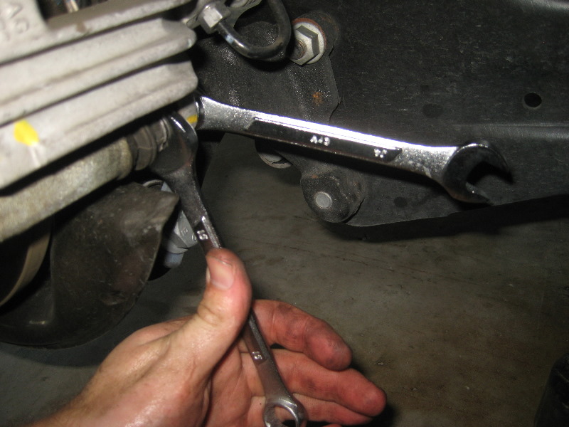 VW-Beetle-Rear-Disc-Brake-Pads-Replacement-Guide-013