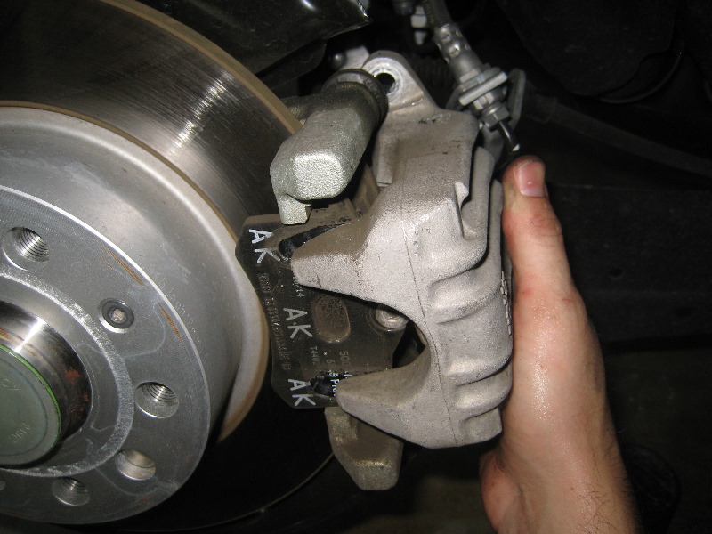 VWBeetleRearDiscBrakePadsReplacementGuide016