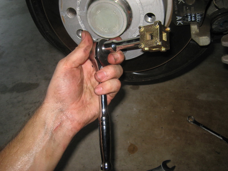 VW-Beetle-Rear-Disc-Brake-Pads-Replacement-Guide-020