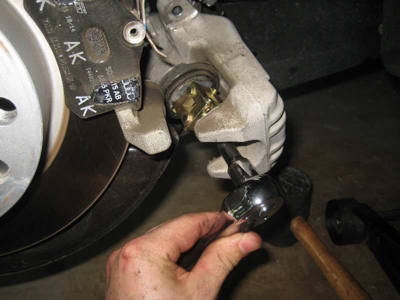 VWBeetleRearDiscBrakePadsReplacementGuide021