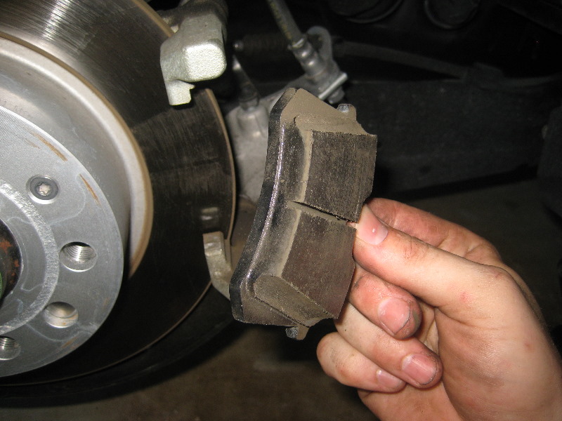 VW-Beetle-Rear-Disc-Brake-Pads-Replacement-Guide-023