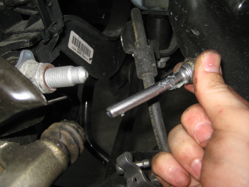 VW-Beetle-Rear-Disc-Brake-Pads-Replacement-Guide-024