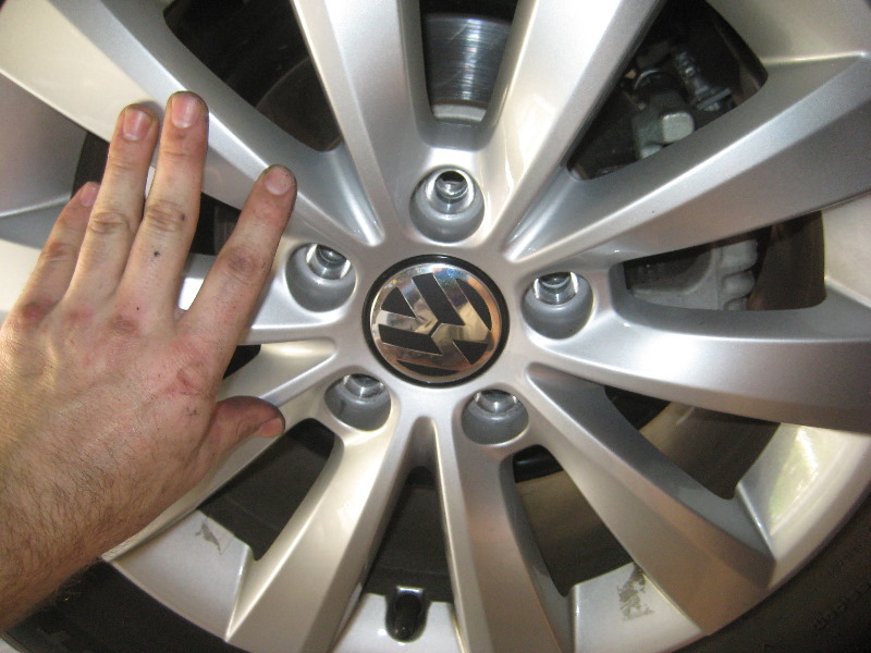 VW-Beetle-Rear-Disc-Brake-Pads-Replacement-Guide-032