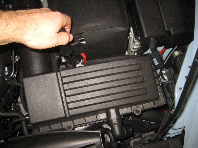 VW-Beetle-TSI-Turbocharged-I4-Engine-Air-Filter-Replacement-Guide-004