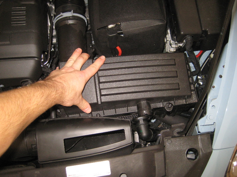VW-Beetle-TSI-Turbocharged-I4-Engine-Air-Filter-Replacement-Guide-019