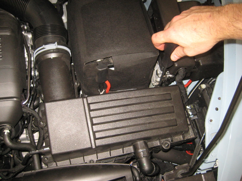 VW-Beetle-TSI-Turbocharged-I4-Engine-Air-Filter-Replacement-Guide-023