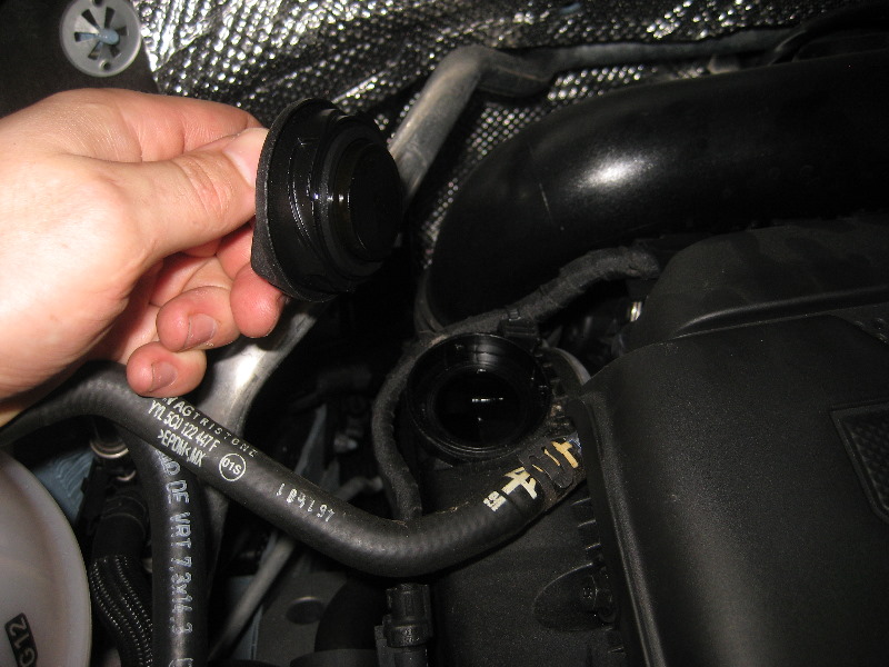 VWBeetleTSITurbochargedI4EngineOilChangeGuide003