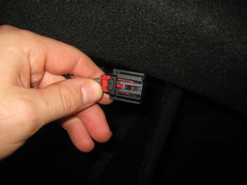 VW-Beetle-Tail-Light-Bulbs-Replacement-Guide-009