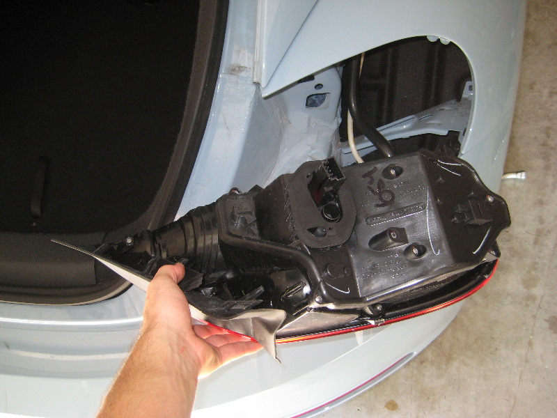 VW-Beetle-Tail-Light-Bulbs-Replacement-Guide-011