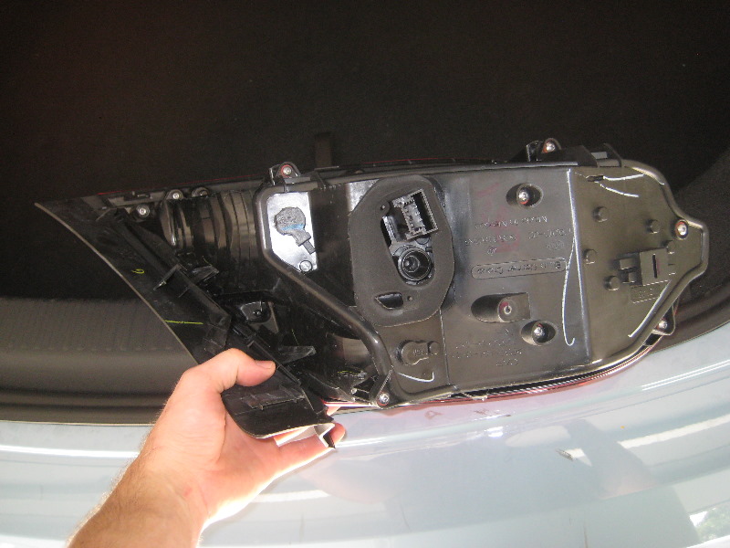 VW-Beetle-Tail-Light-Bulbs-Replacement-Guide-012