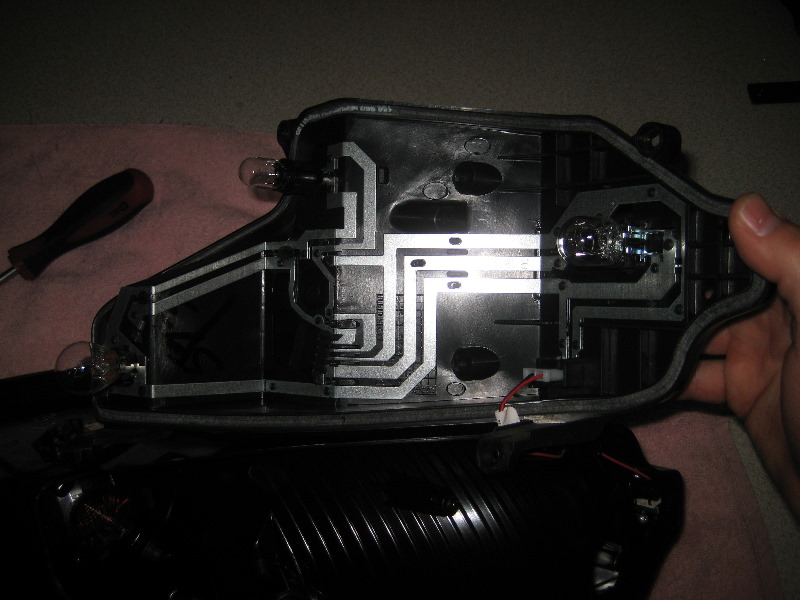 VW-Beetle-Tail-Light-Bulbs-Replacement-Guide-017