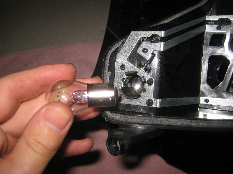 VW-Beetle-Tail-Light-Bulbs-Replacement-Guide-020