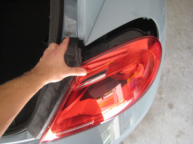 VWBeetleTailLightBulbsReplacementGuide024