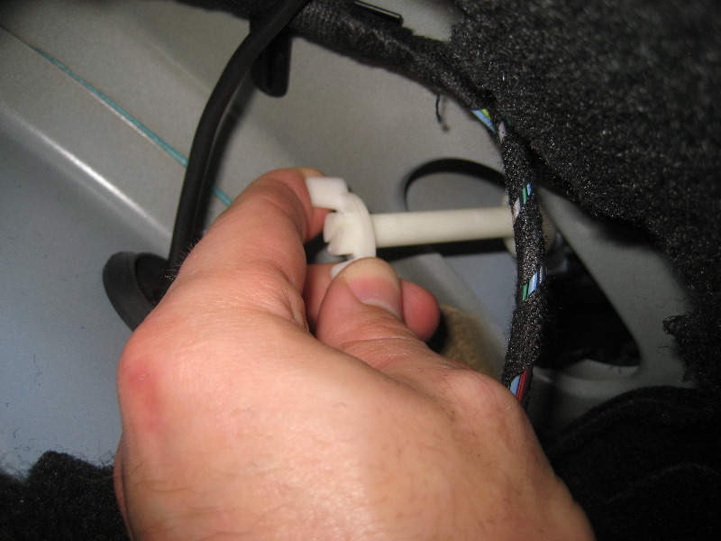 VW-Beetle-Tail-Light-Bulbs-Replacement-Guide-028