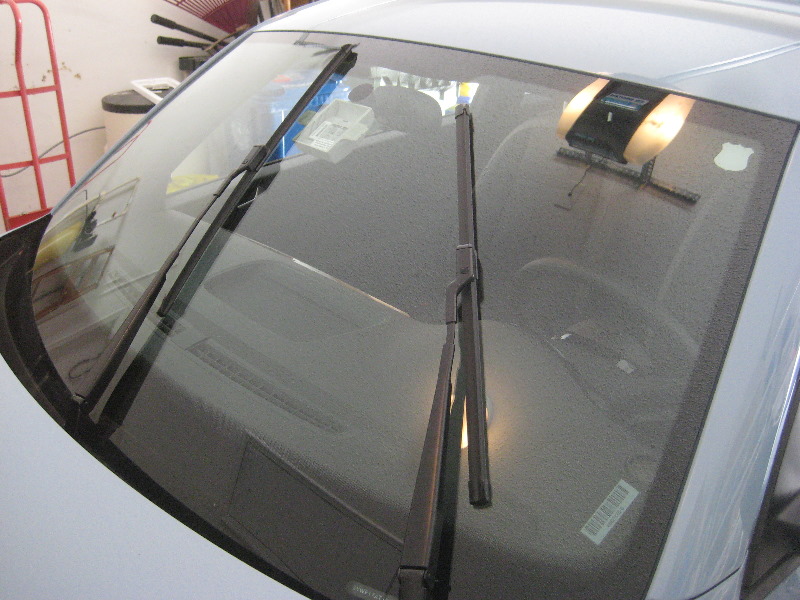 VWBeetleWindshieldWindowWiperBladesReplacementGuide003