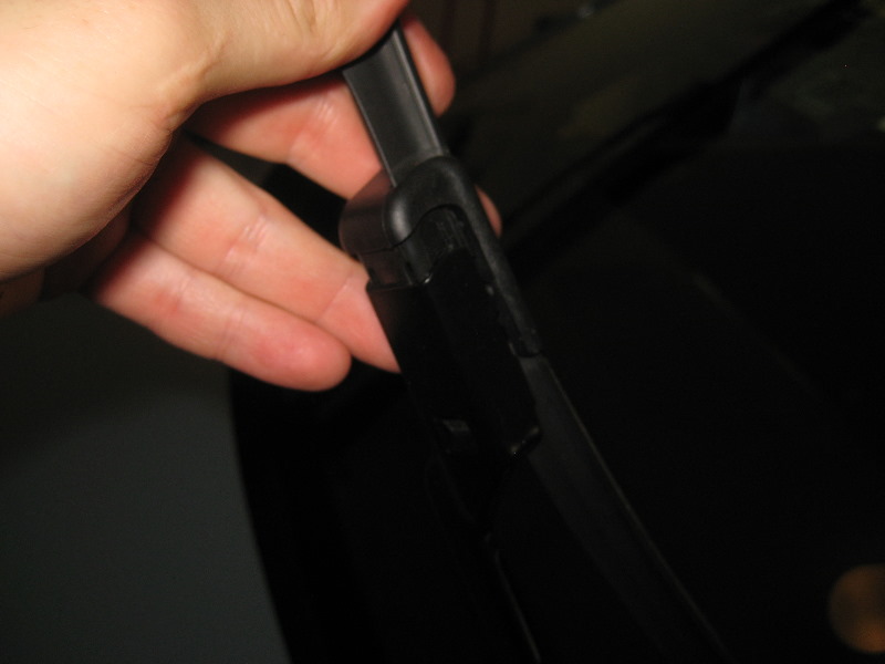 VW-Beetle-Windshield-Window-Wiper-Blades-Replacement-Guide-007