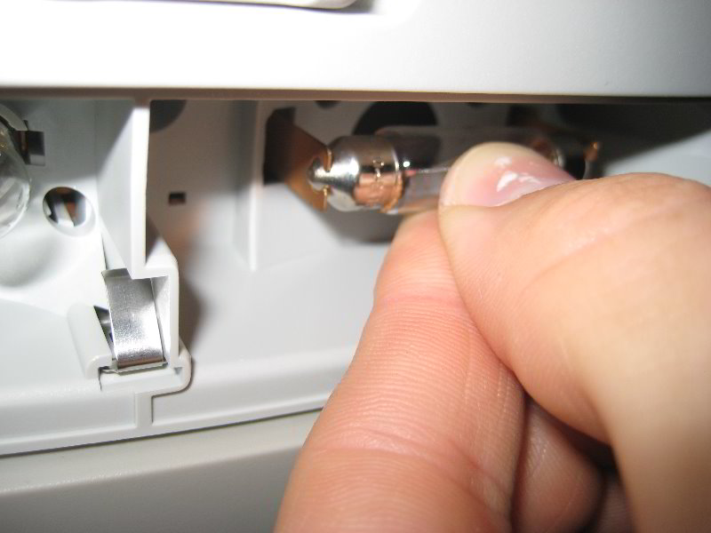 VW-Jetta-Dome-Map-Light-Bulbs-Replacement-Guide-010