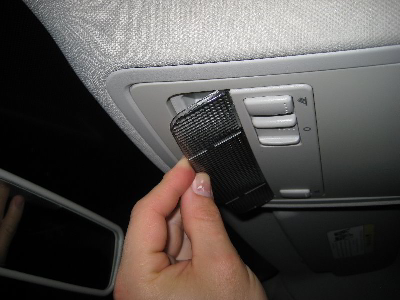 VW-Jetta-Dome-Map-Light-Bulbs-Replacement-Guide-013