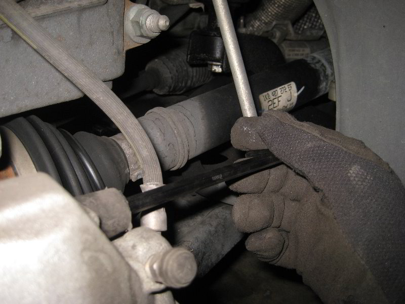 VW-Jetta-Front-Brake-Pads-Replacement-Guide-021